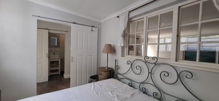 To Let 2 Bedroom Property for Rent in Tokai Western Cape